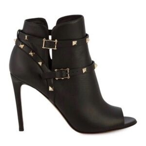 Valentino Garavani Black Elegant rockstud Ankle boots Size 41 Originally 1800US$